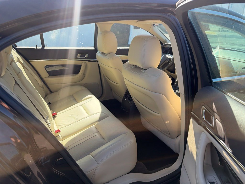 Used 2013 Lincoln MKS AWD image 8