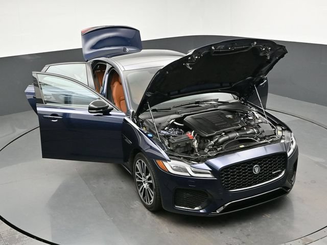 Used 2024 Jaguar XF R-Dynamic SE AWD/4WD image 45
