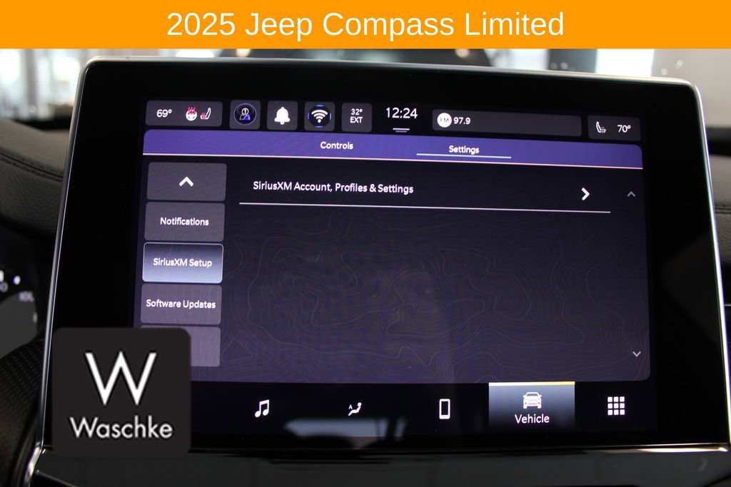 Used 2025 Jeep Compass Limited w/ Sun & Sound Group AWD/4WD image 57