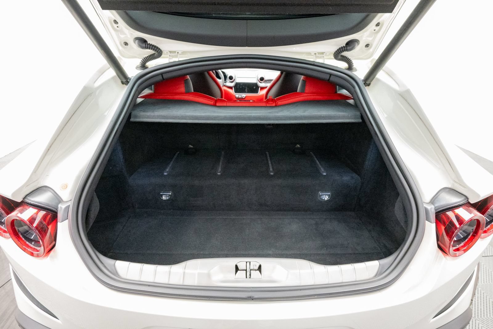 Used 2018 Ferrari GTC4Lusso T RWD image 33