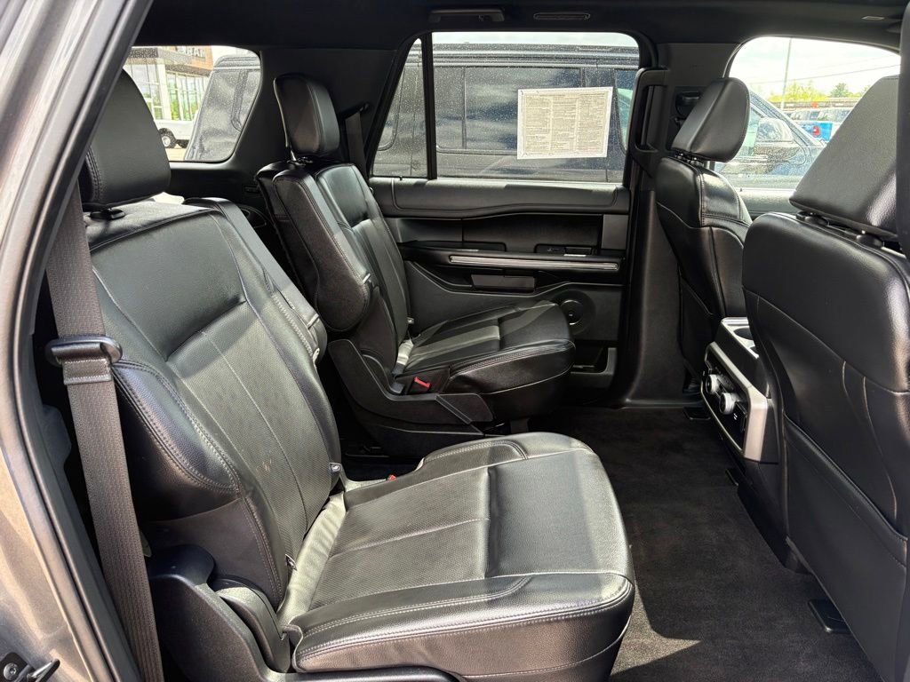 Used 2021 Ford Expedition Max XLT AWD/4WD image 16