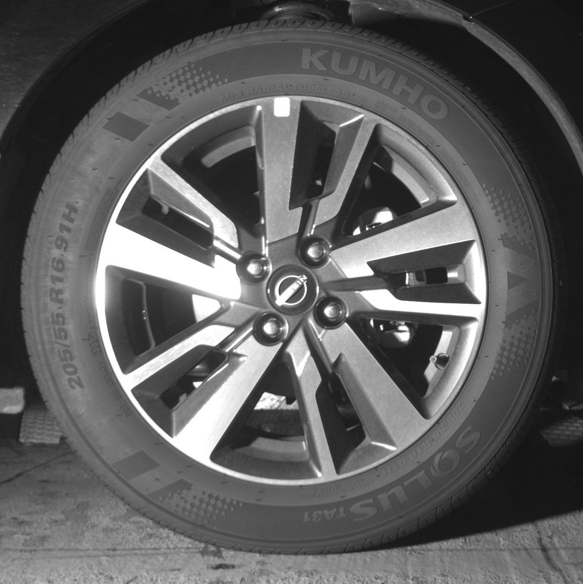 Used 2025 Nissan Versa SV image 13