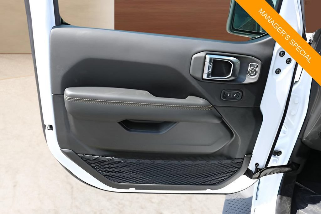 New 2025 Jeep Wrangler Unlimited Sahara AWD/4WD image 10