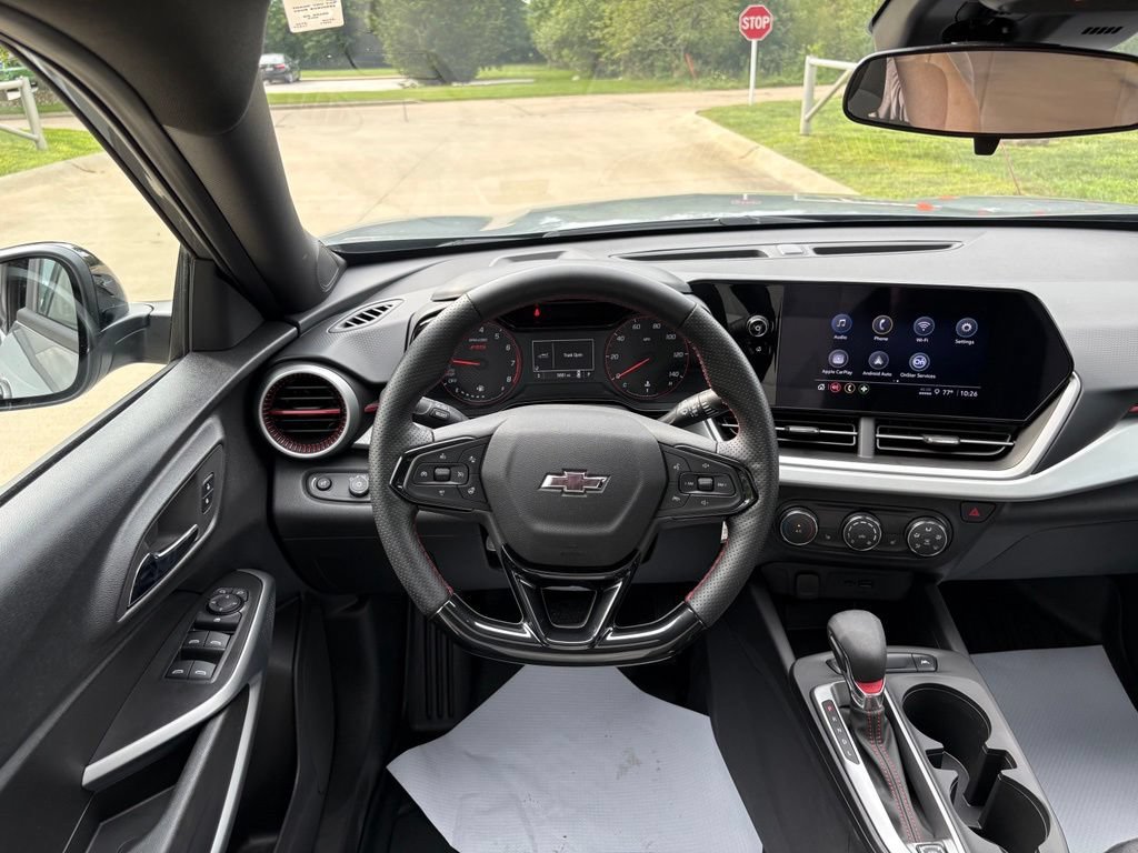Used 2025 Chevrolet Trax RS w/ Sunroof Package FWD image 41
