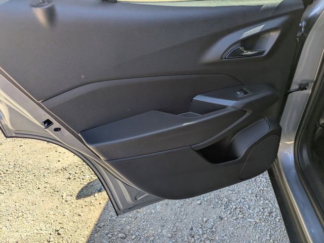 New 2026 Chevrolet Trax RS w/ Sunroof Package FWD image 23