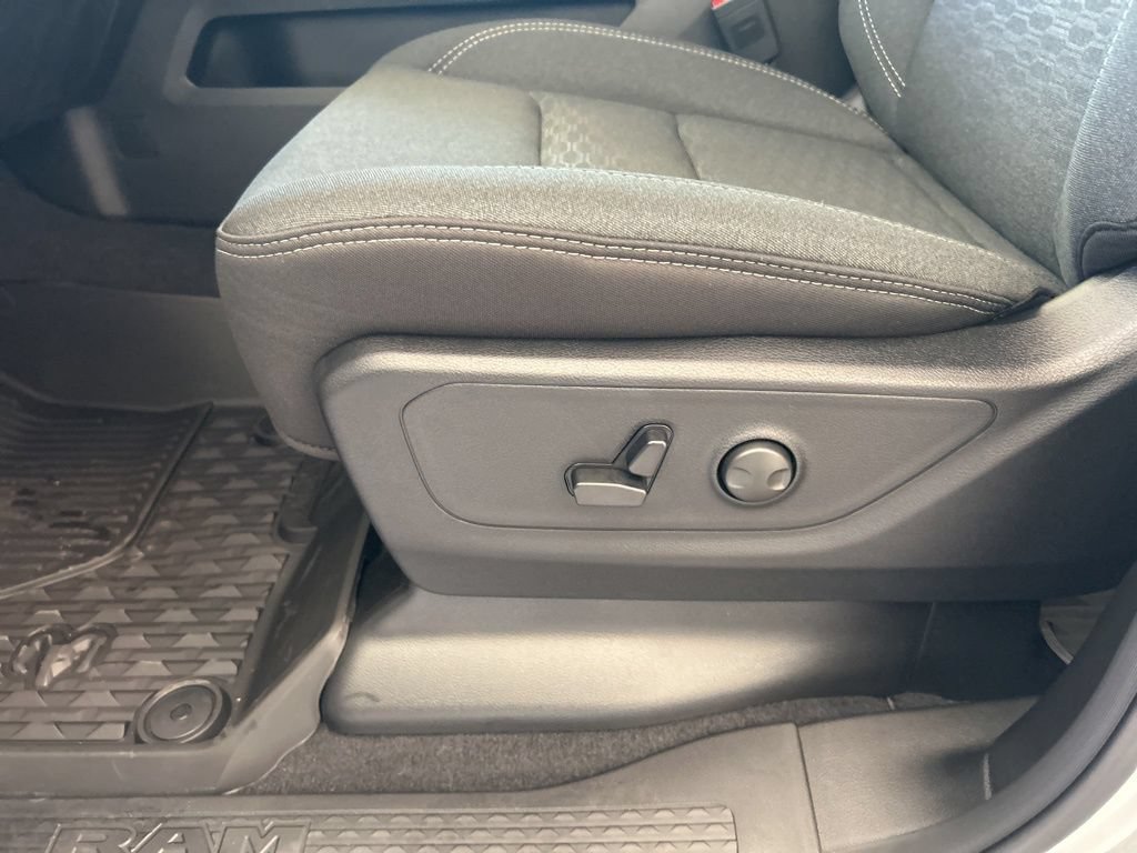 New 2025 RAM 1500 Big Horn AWD/4WD image 43