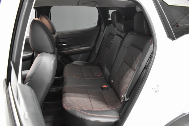 Certified 2025 Nissan Kicks SR image 26