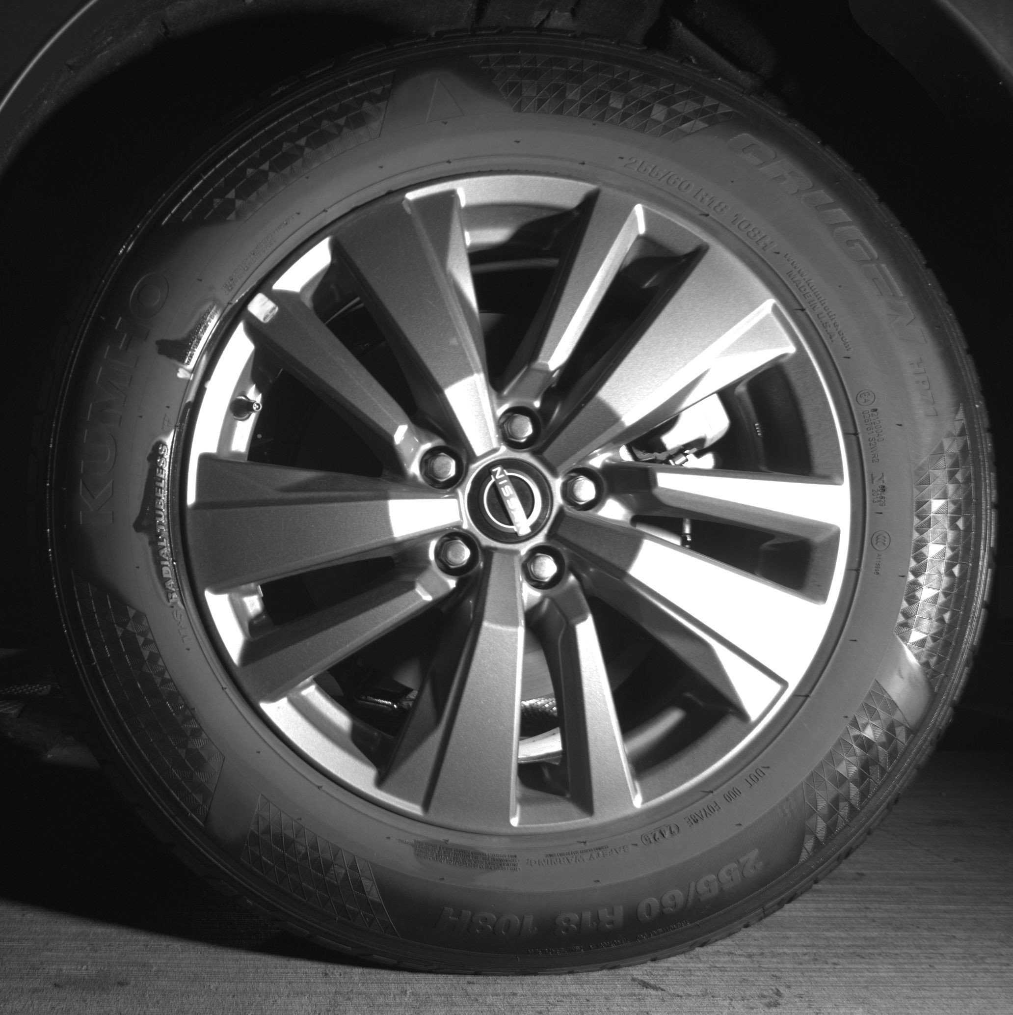 Used 2025 Nissan Pathfinder SV FWD image 14