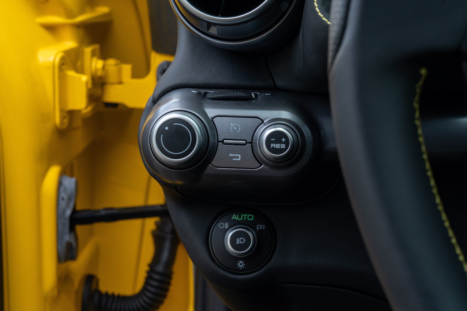 Used 2019 Ferrari 812 Superfast RWD image 35