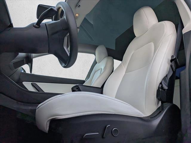 Used 2021 Tesla Model Y Long Range image 14