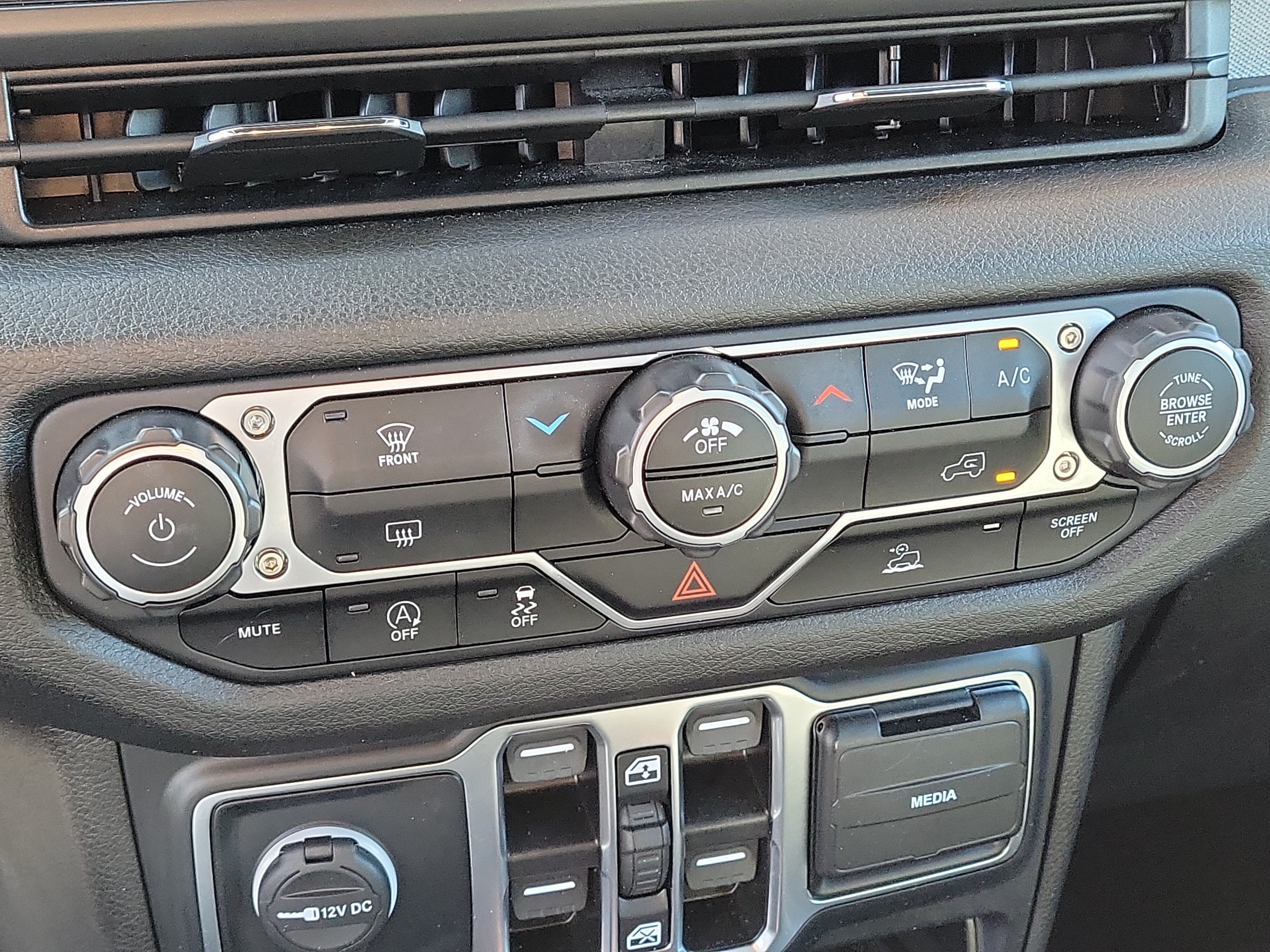 Used 2024 Jeep Wrangler Unlimited Sport AWD/4WD image 26