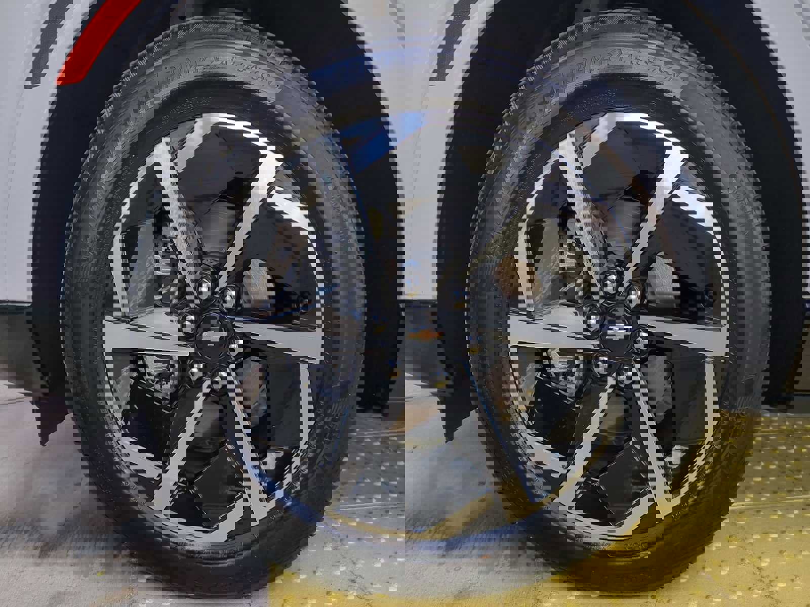 Used 2025 Chevrolet Equinox EV LT w/ Convenience Package image 29