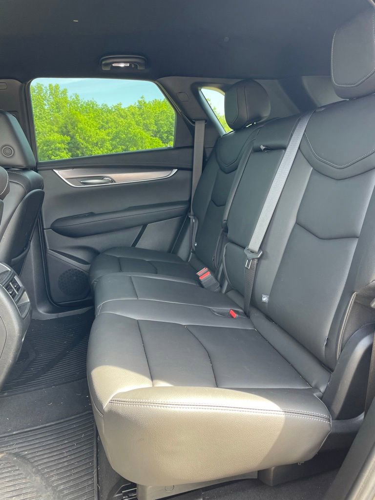 Used 2025 Cadillac XT5 Luxury FWD image 8