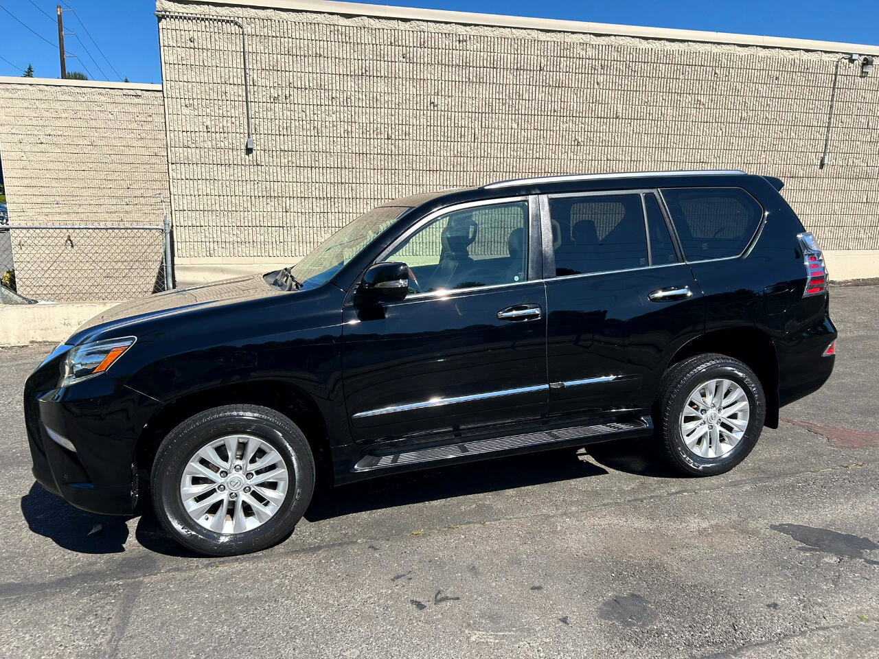 Used 2017 Lexus GX 460 Premium image 8