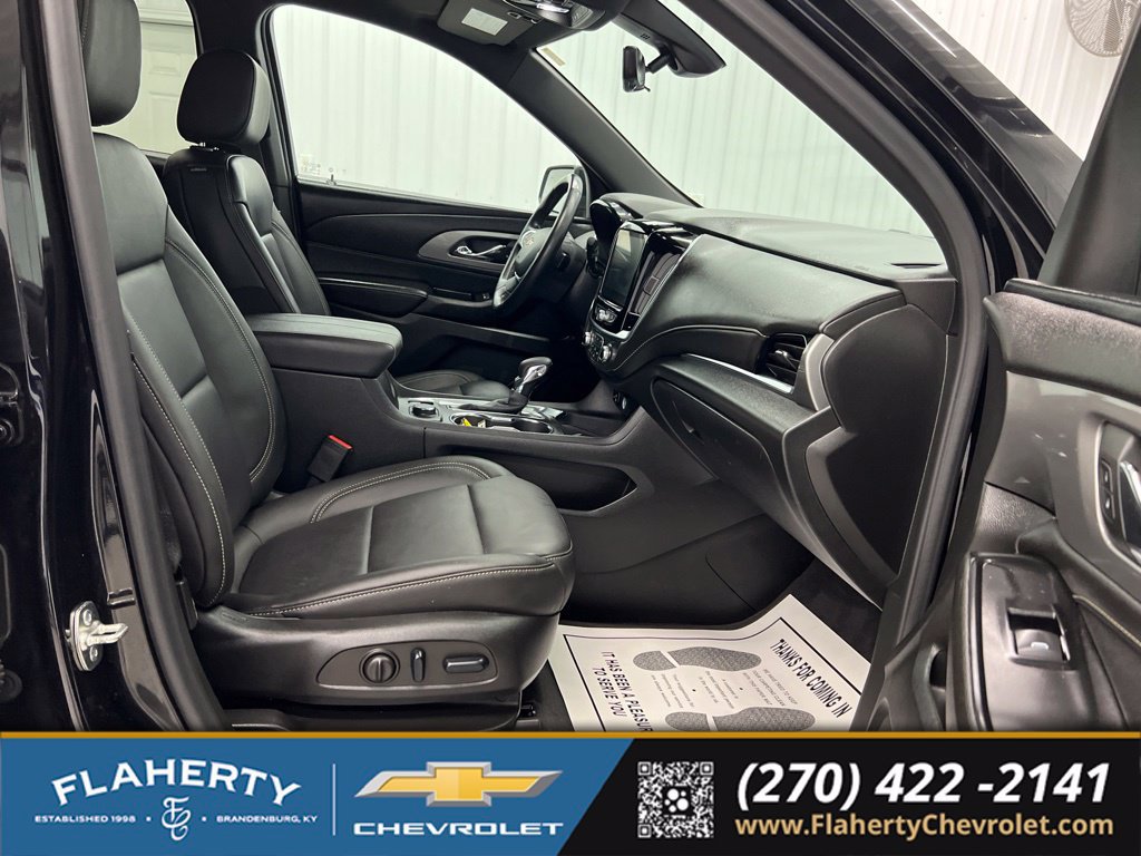 Used 2023 Chevrolet Traverse LT w/ LT Premium Package AWD/4WD image 15