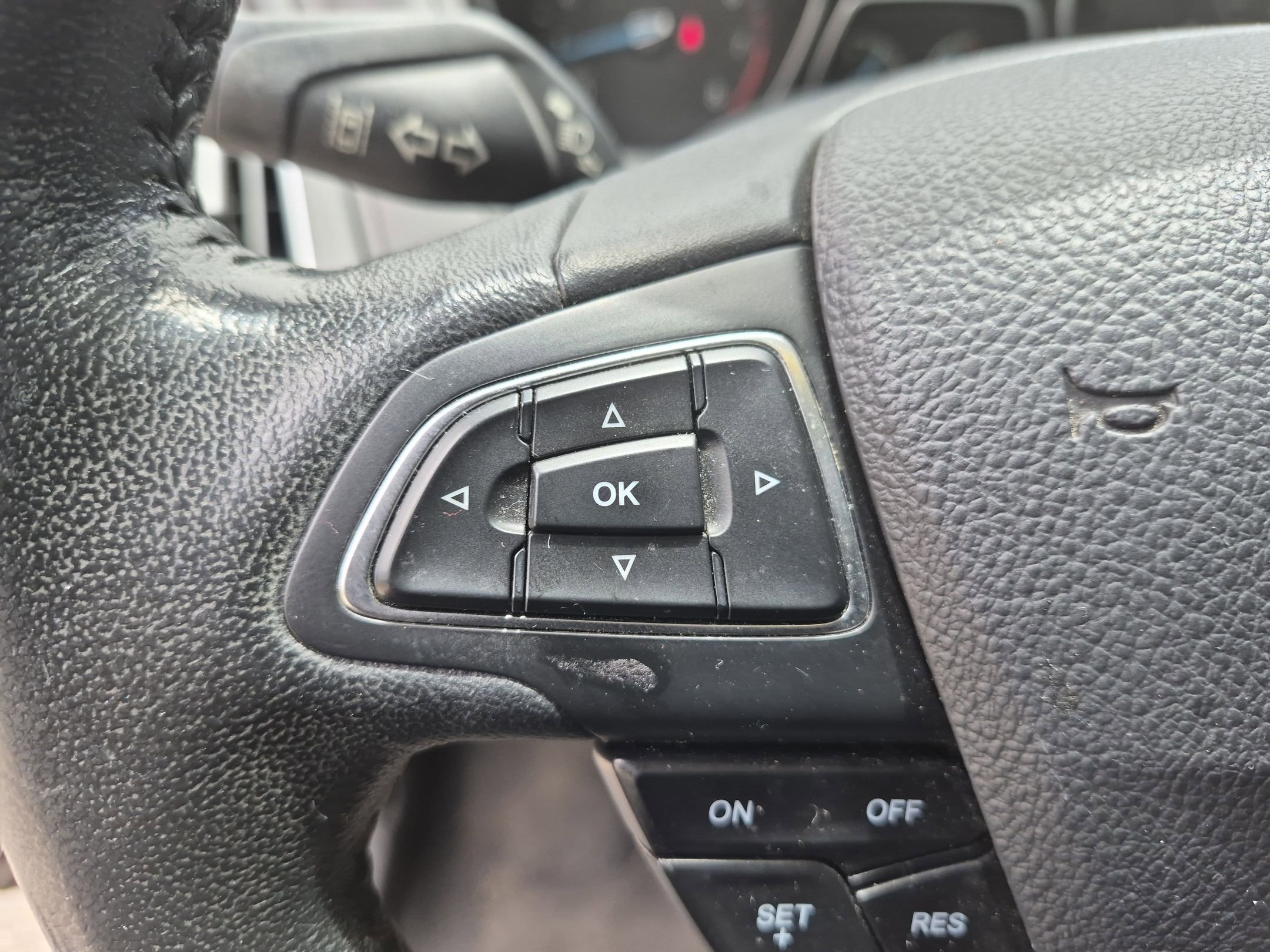 Used 2016 Ford Focus Titanium w/ Titanium Technology Package FWD image 17