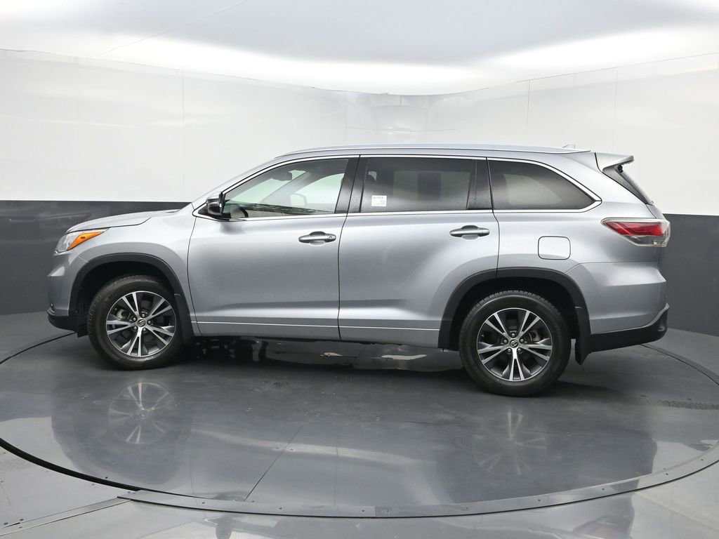 Used 2016 Toyota Highlander XLE AWD/4WD image 41