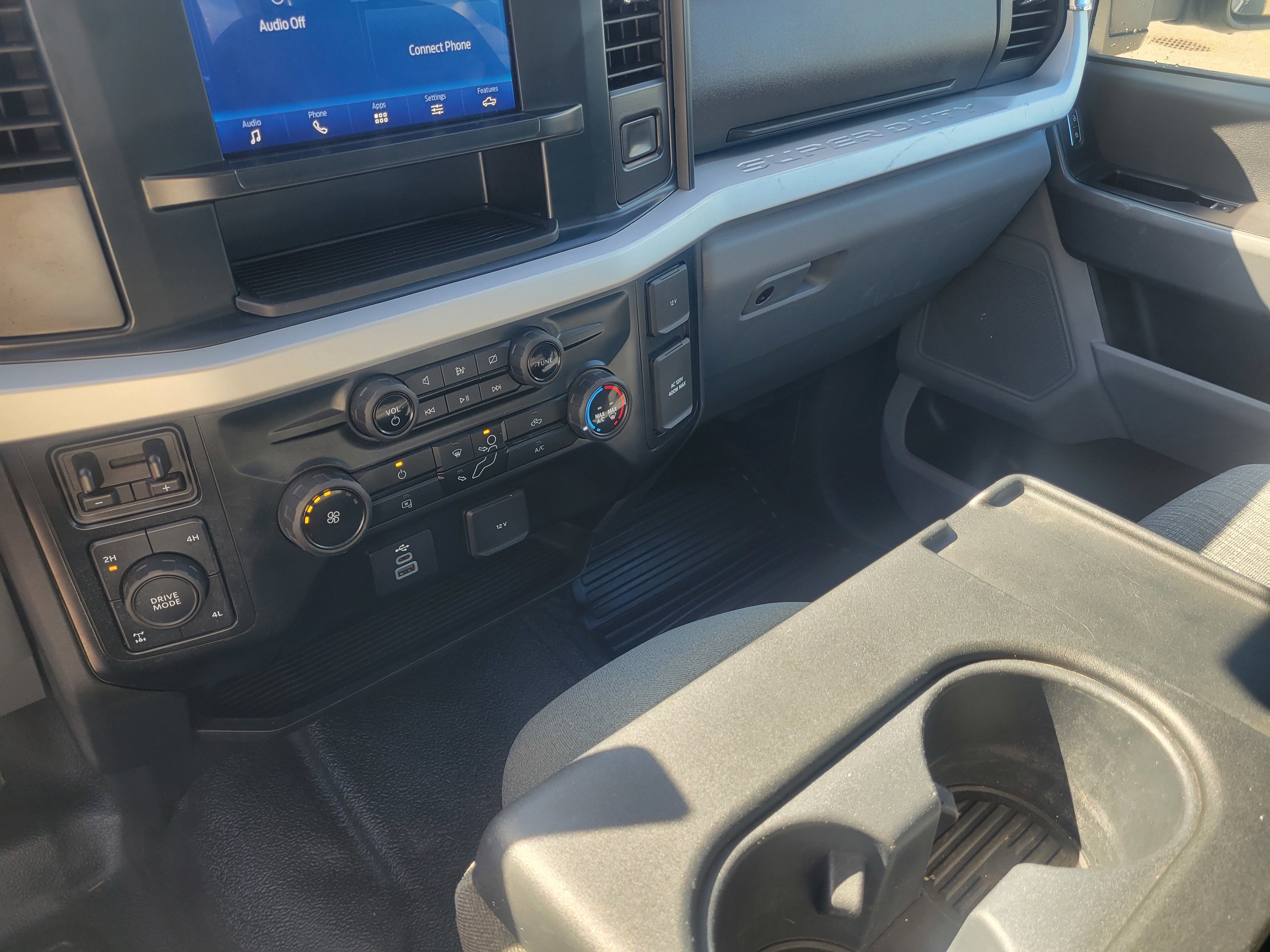 Used 2023 Ford F350 XLT AWD/4WD image 23