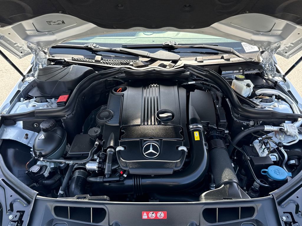 Used 2012 Mercedes-Benz C 250 Sedan image 9