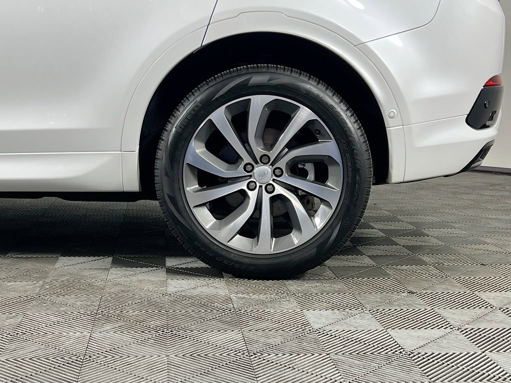 Used 2024 Land Rover Discovery Sport S image 32