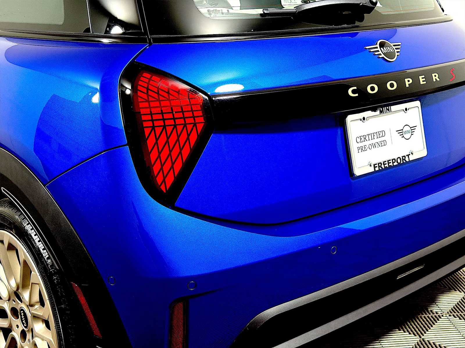 Certified 2025 MINI Cooper S image 27