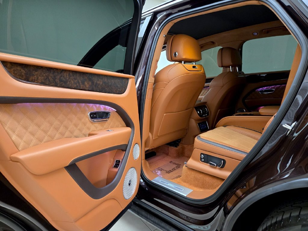 Certified 2023 Bentley Bentayga Speed AWD/4WD image 16