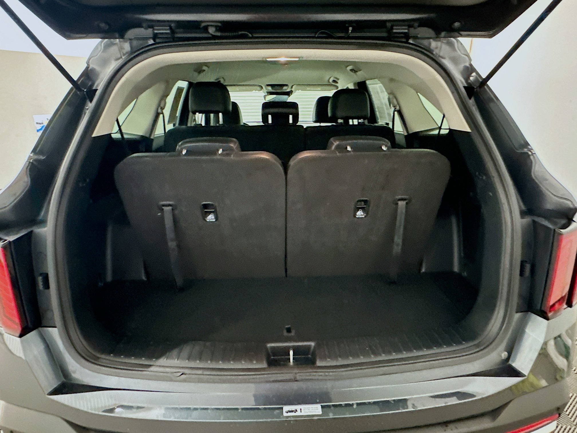 Used 2024 Kia Sorento S image 31