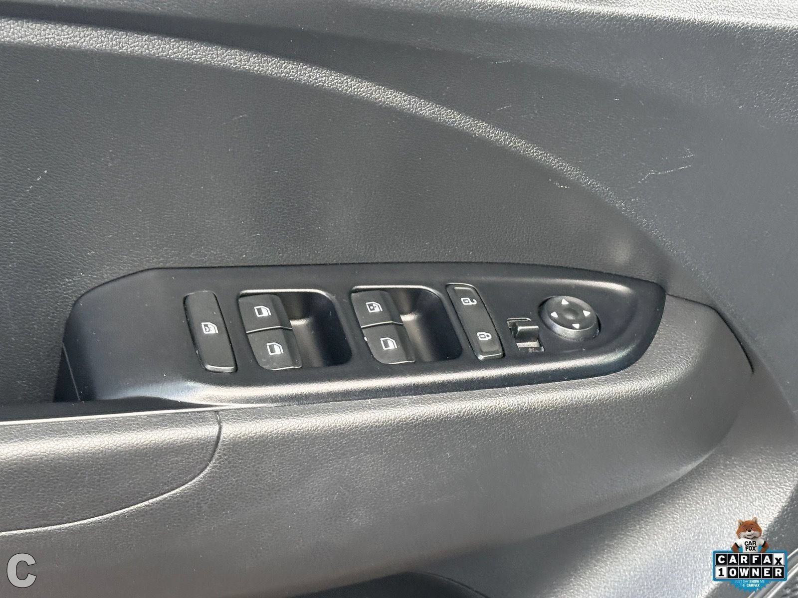 Used 2024 Hyundai Venue SEL FWD image 19