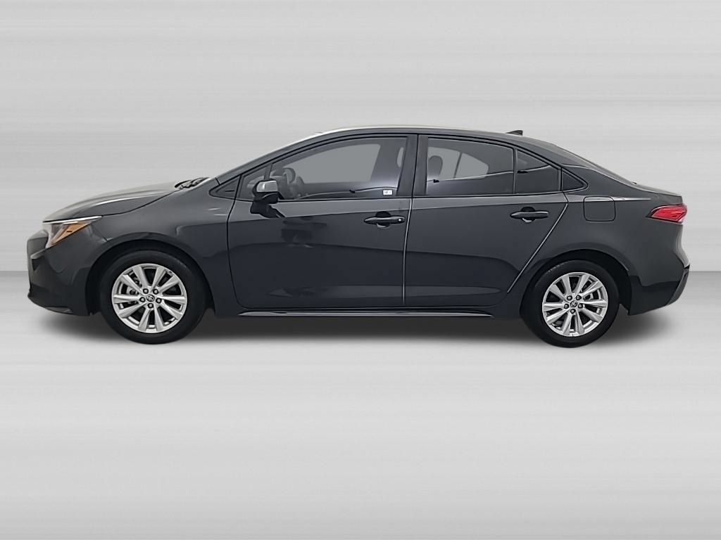 Used 2024 Toyota Corolla LE w/ LE Convenience Package FWD image 8