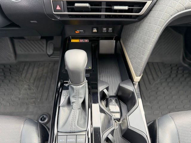 Used 2025 Toyota Camry XLE w/ Premium Package AWD/4WD image 16