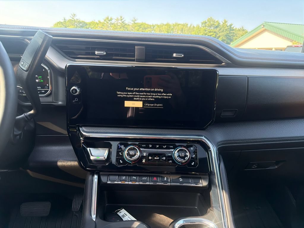 Certified 2025 GMC Sierra 2500 Denali w/ Technology Package AWD/4WD image 35