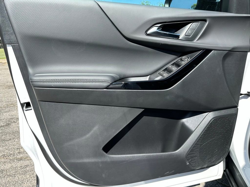 New 2026 Chevrolet Equinox LT AWD/4WD image 45