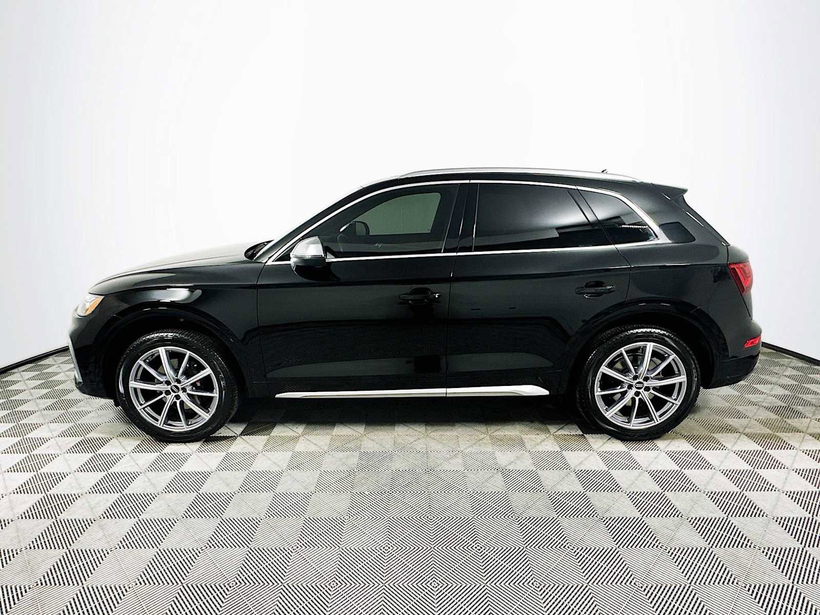 Used 2022 Audi SQ5 Premium Plus w/ Premium Plus Package image 4
