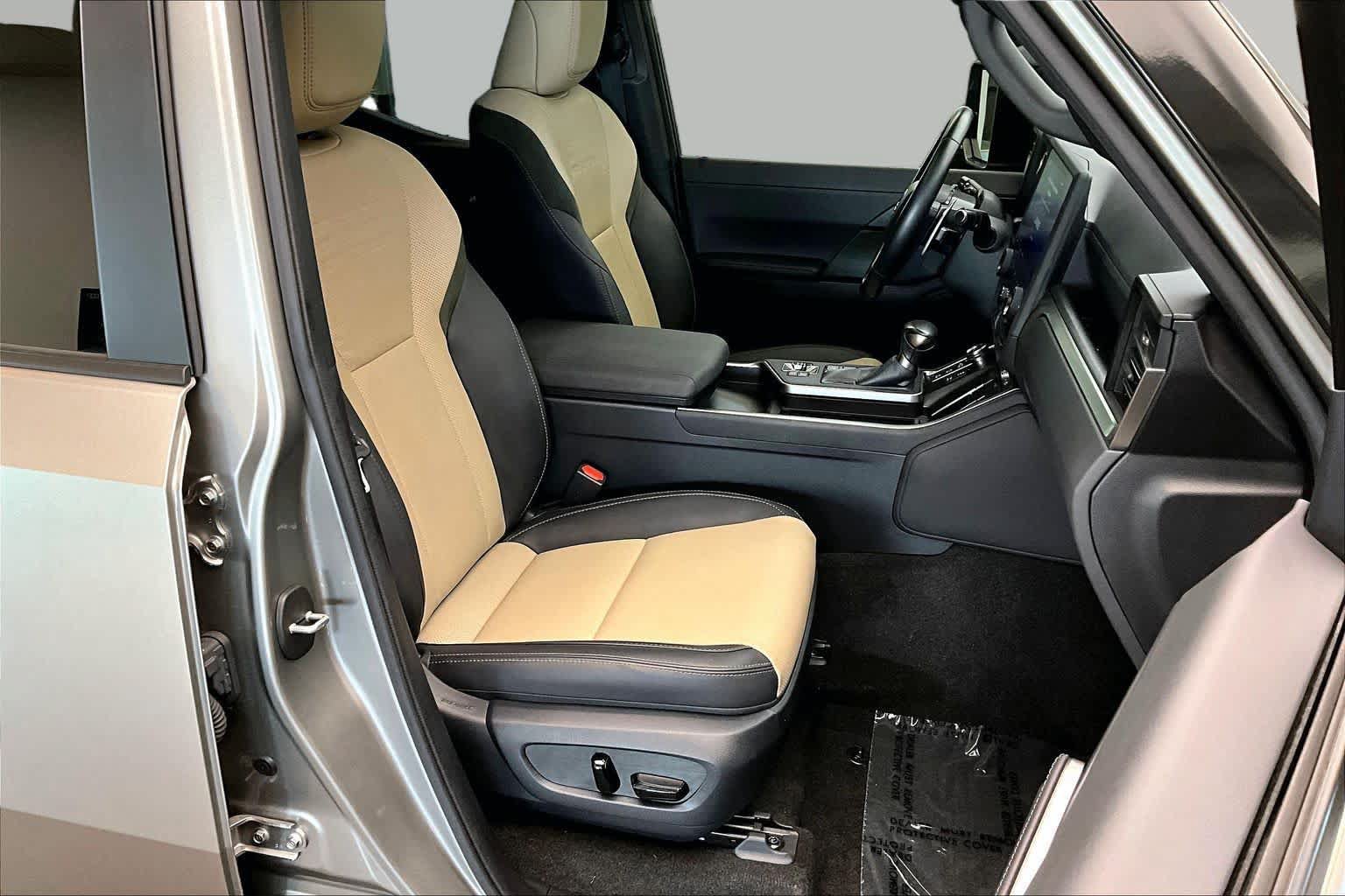 Used 2024 Lexus GX 550 AWD/4WD image 9
