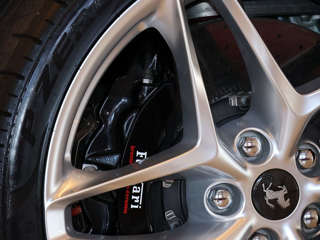 Certified 2024 Ferrari Roma Spider RWD image 10