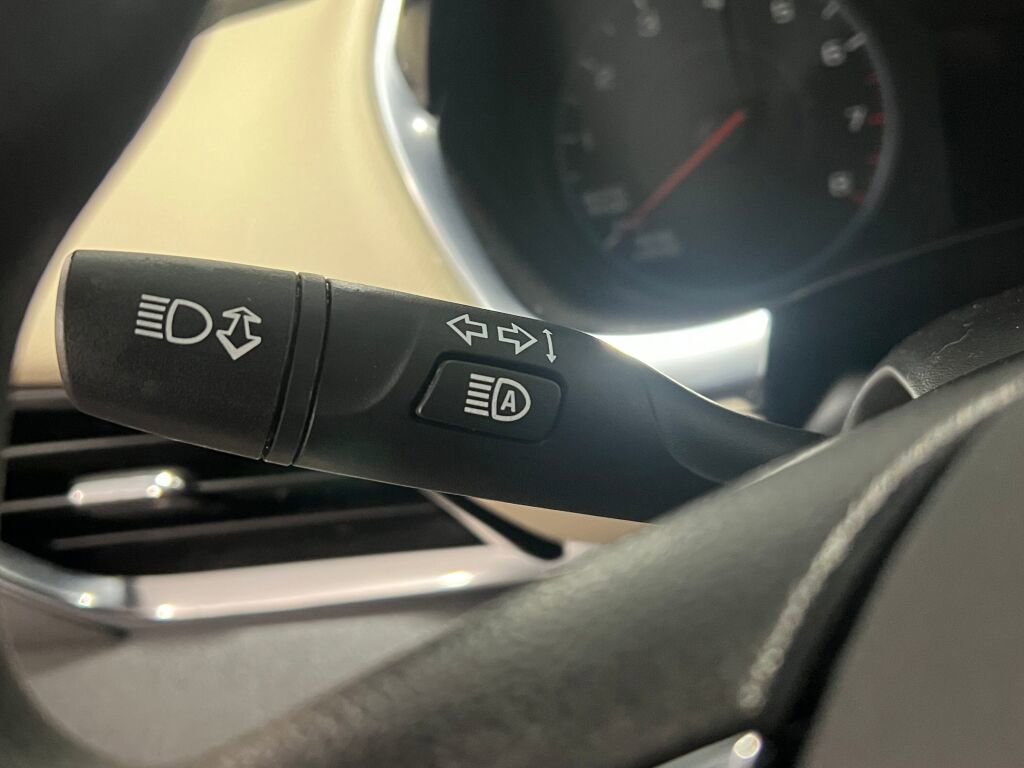 Used 2022 Chevrolet Traverse LS image 15