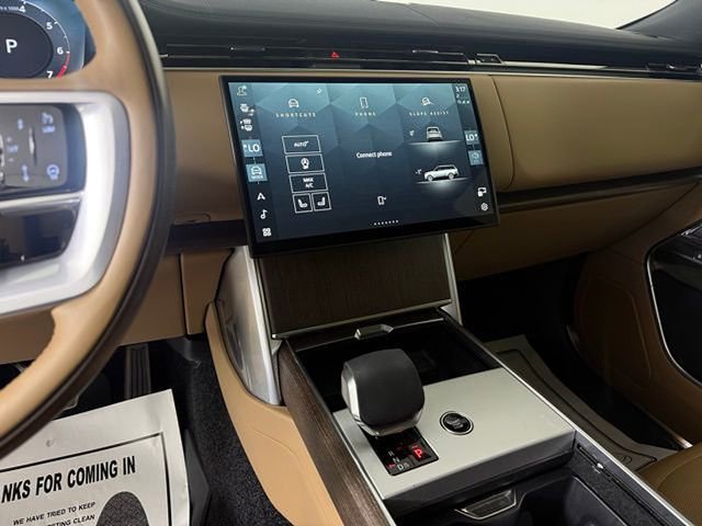 Certified 2025 Land Rover Range Rover SE image 37