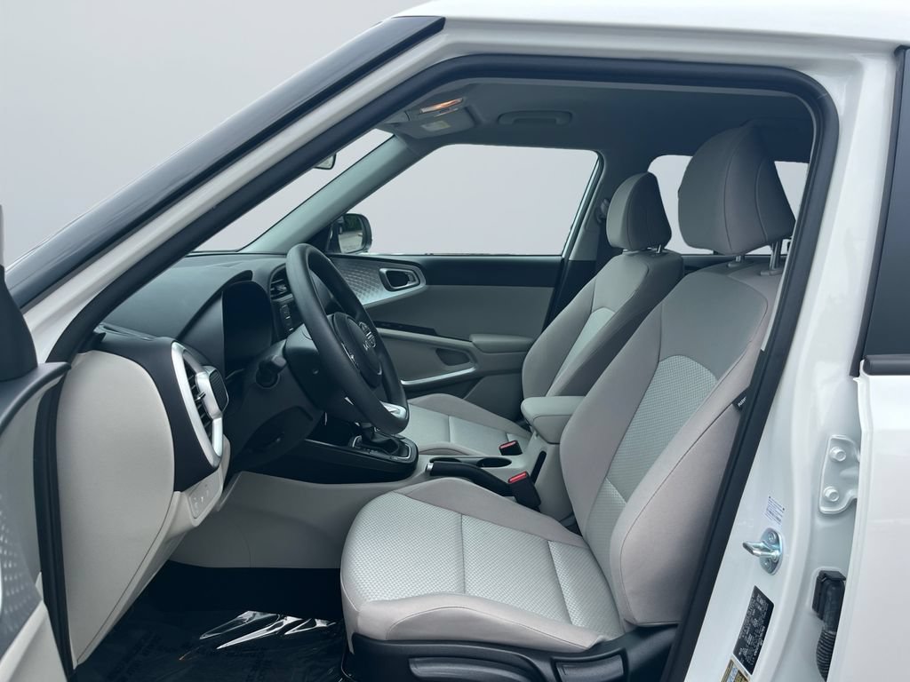 Certified 2025 Kia Soul LX FWD image 9