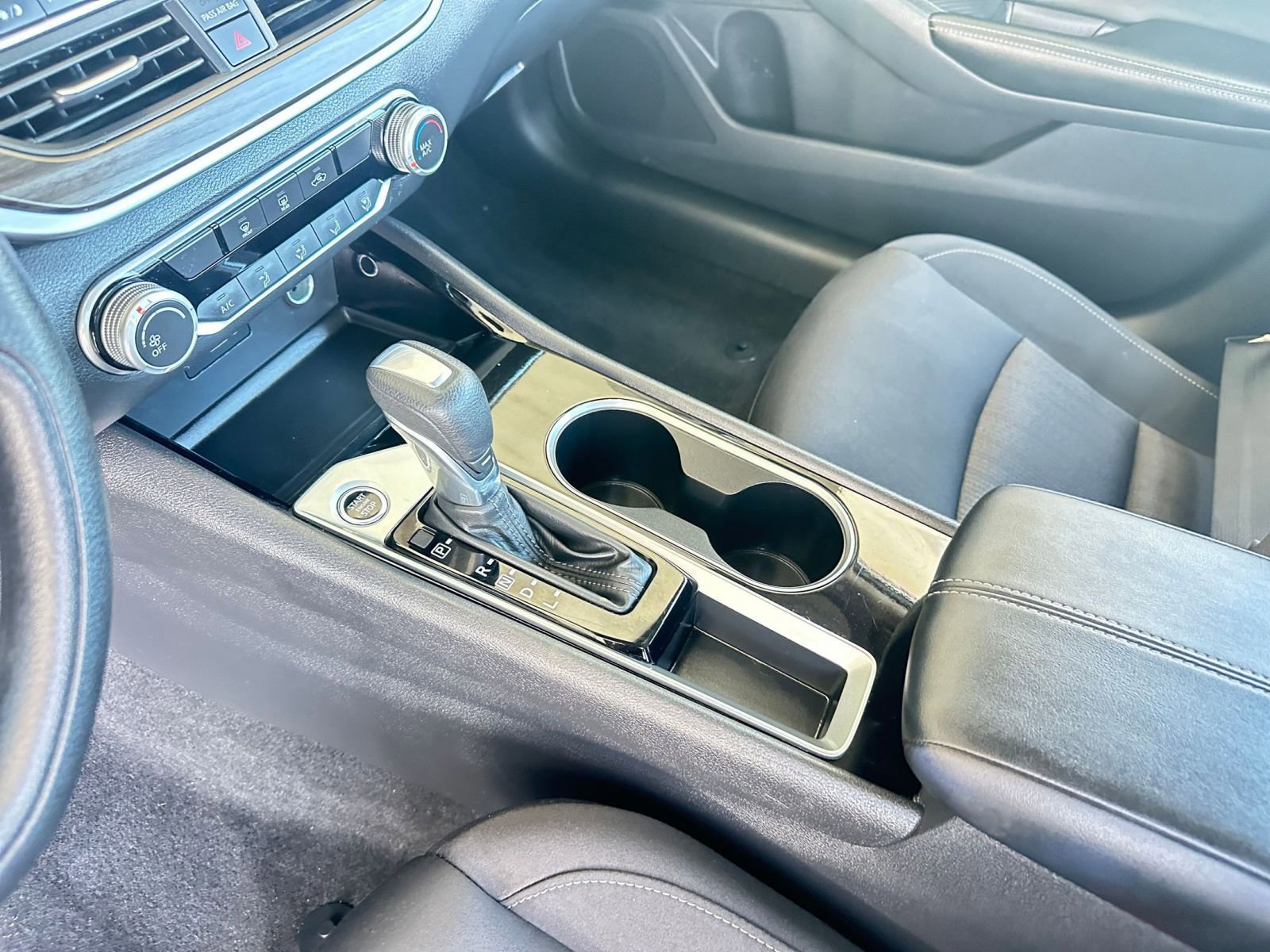 Used 2024 Nissan Altima 2.5 SV image 41