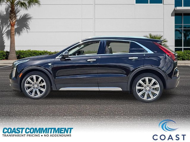 Certified 2022 Cadillac XT4 Premium Luxury w/ Enhanced Visibility Package FWD image 8