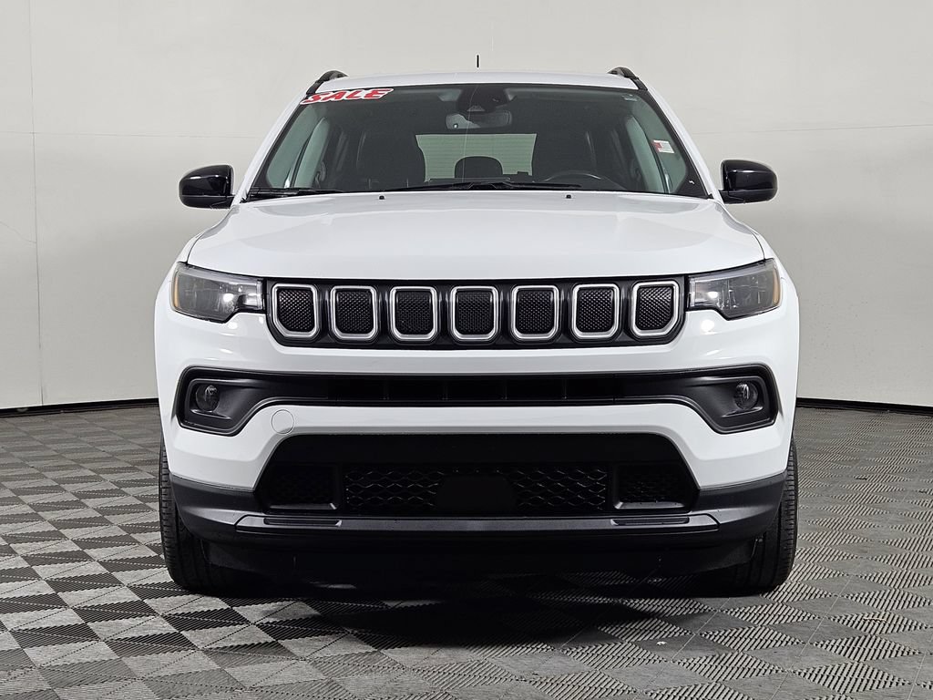 Used 2022 Jeep Compass Latitude AWD/4WD image 2