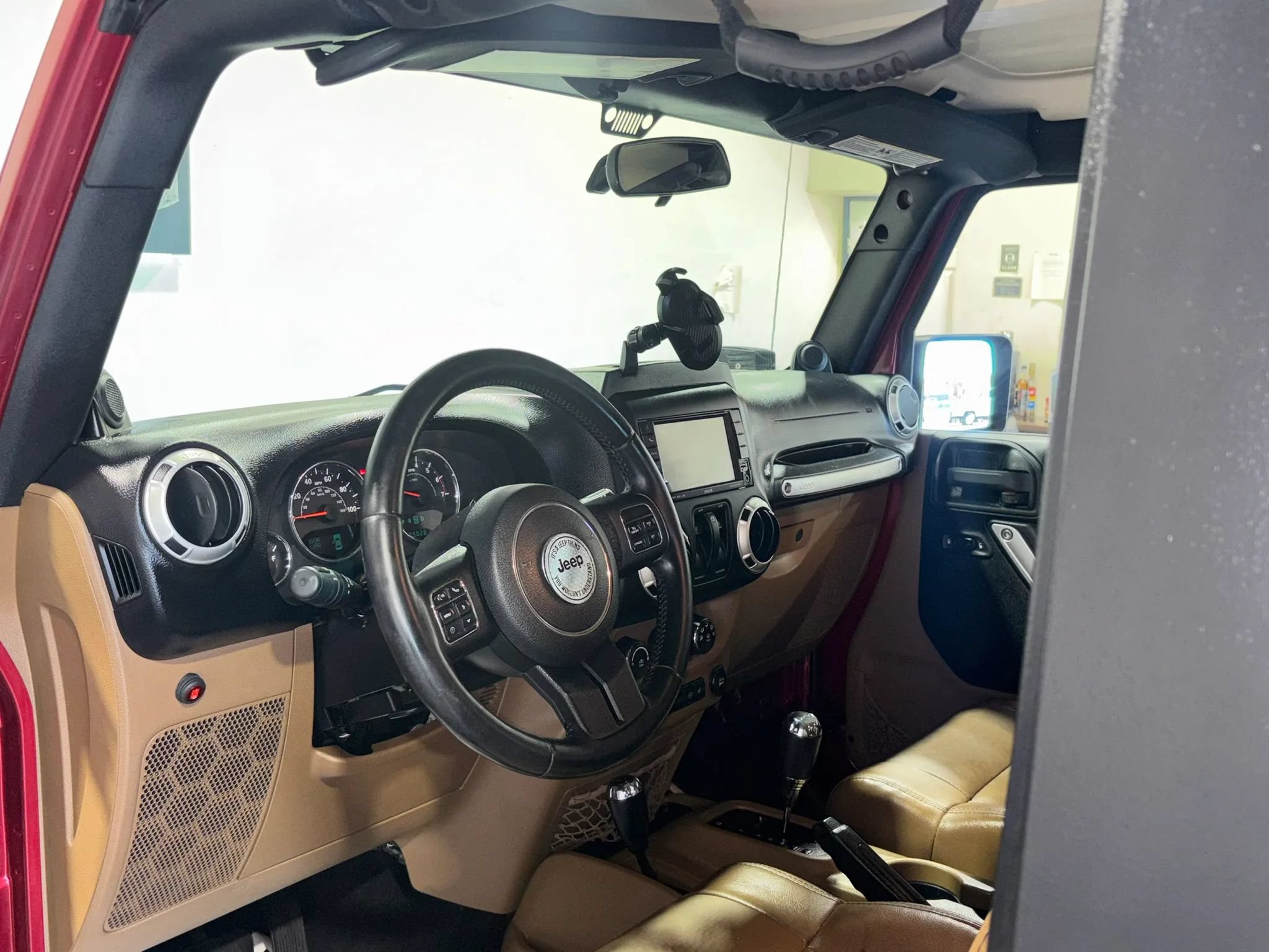 Used 2011 Jeep Wrangler Sahara w/ Connectivity Group AWD/4WD image 16