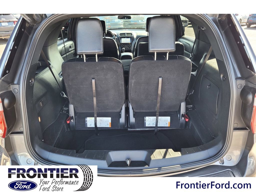Used 2018 Ford Explorer XLT w/ Equipment Group 202A image 7