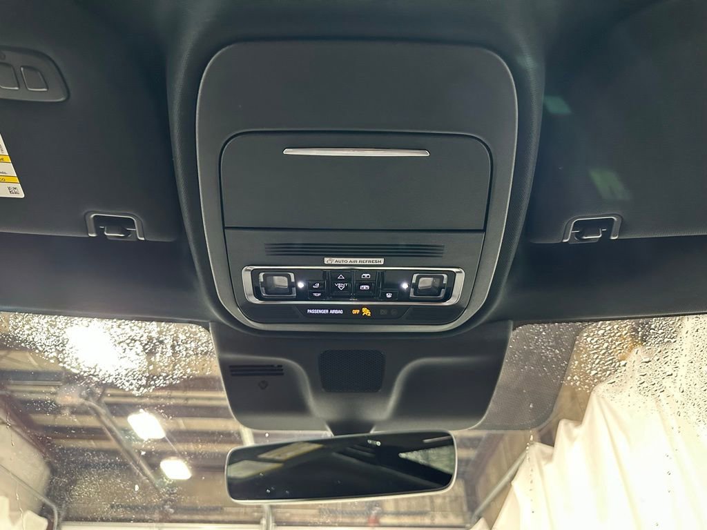 Used 2025 Lincoln Navigator Reserve image 45