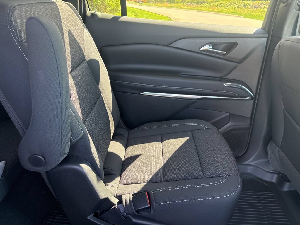 New 2026 Chevrolet Traverse LT w/ Midnight/Sport Edition FWD image 37