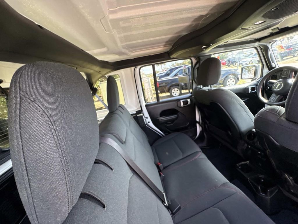 Used 2025 Jeep Wrangler Unlimited Rubicon image 17
