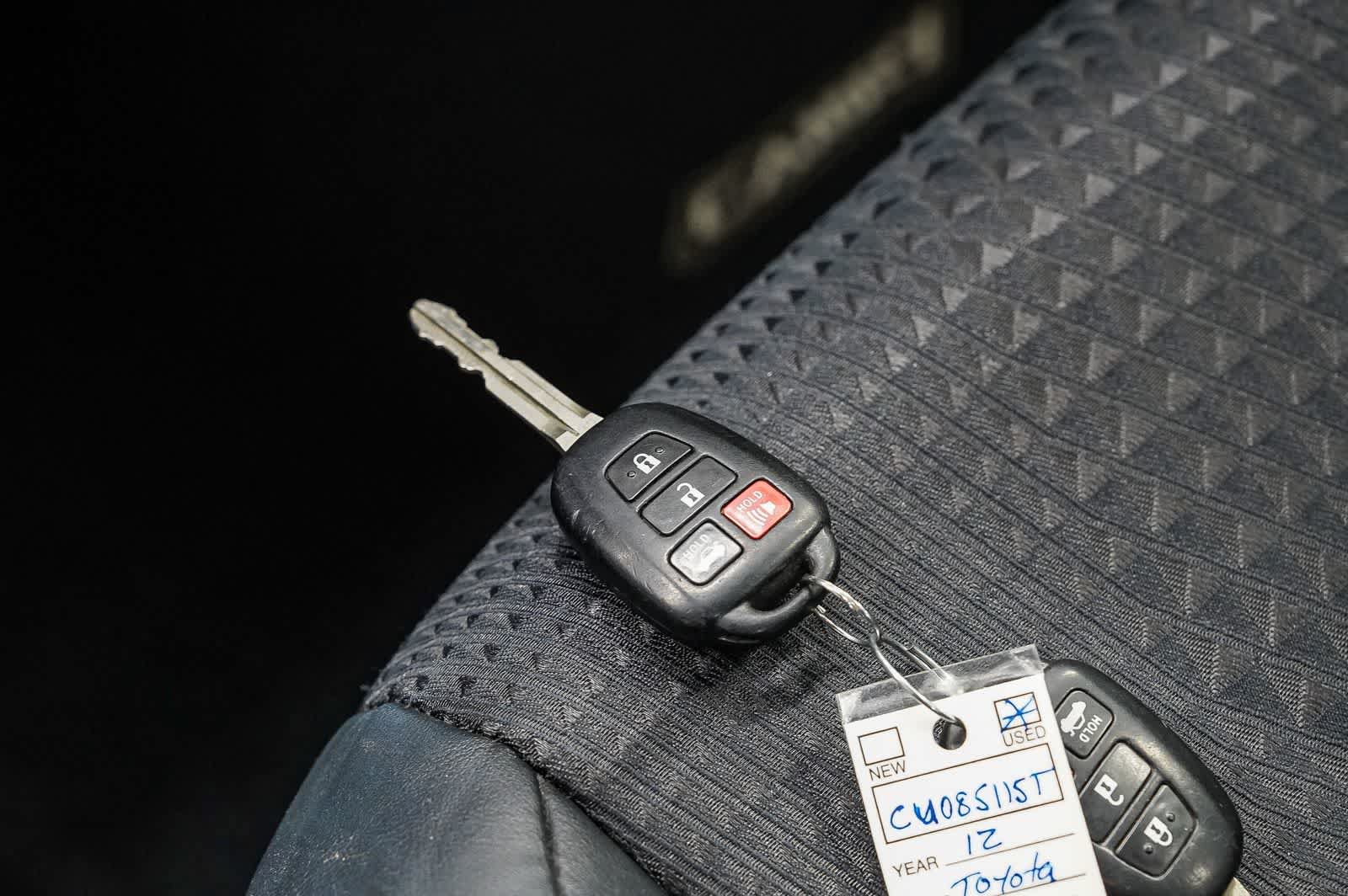 Used 2012 Toyota Camry SE FWD image 25