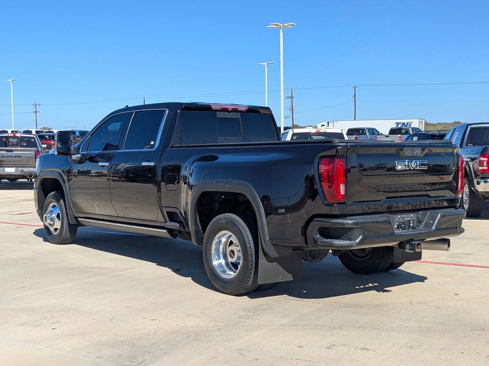Used 2022 GMC Sierra 3500 Denali image 5