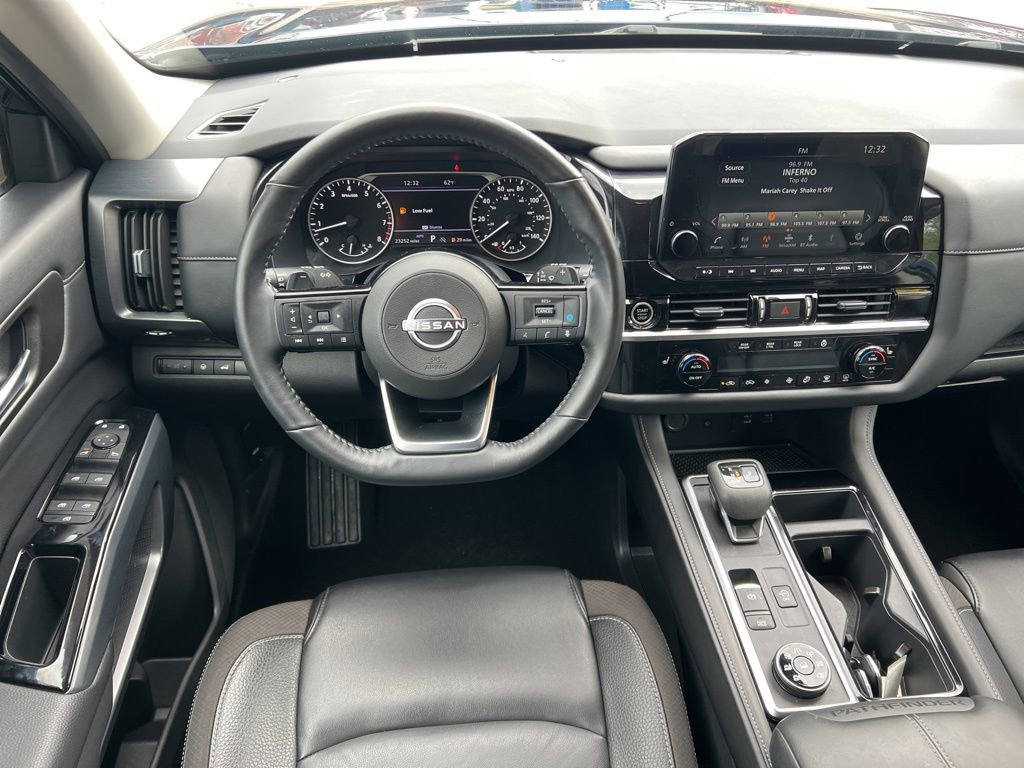 Used 2024 Nissan Pathfinder SL image 24