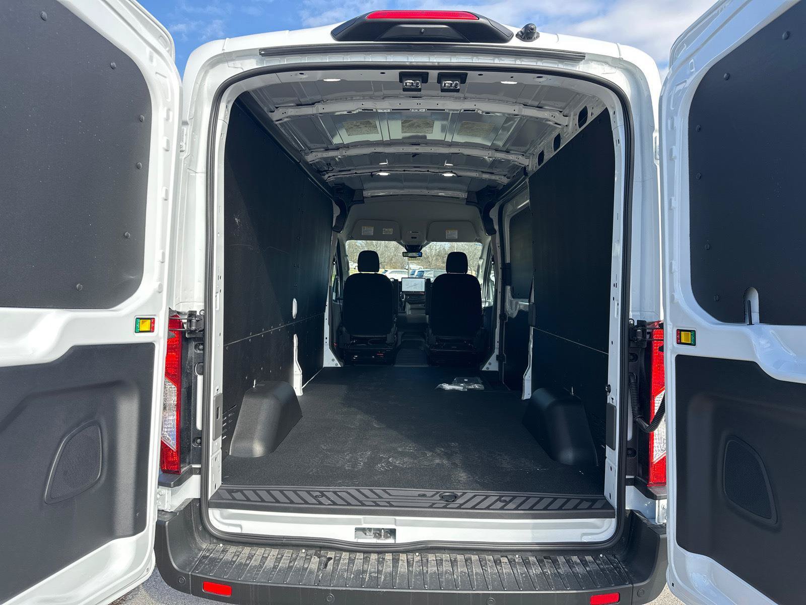 New 2026 Ford Transit 250 148 Medium Roof w/ Load Area Protection Package RWD image 3